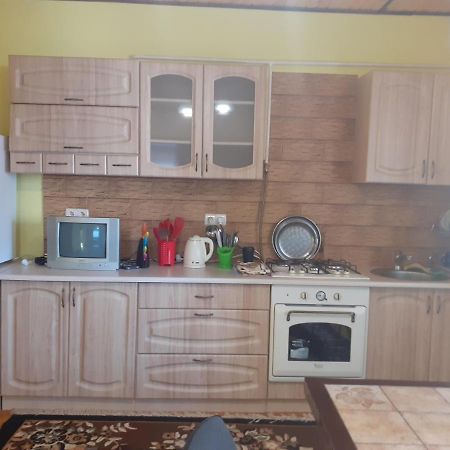 Guest House Viktoria Γιαρέμτσε Εξωτερικό φωτογραφία