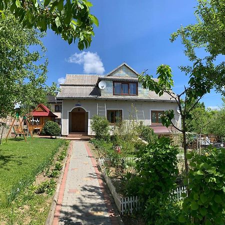 Guest House Viktoria Γιαρέμτσε Εξωτερικό φωτογραφία