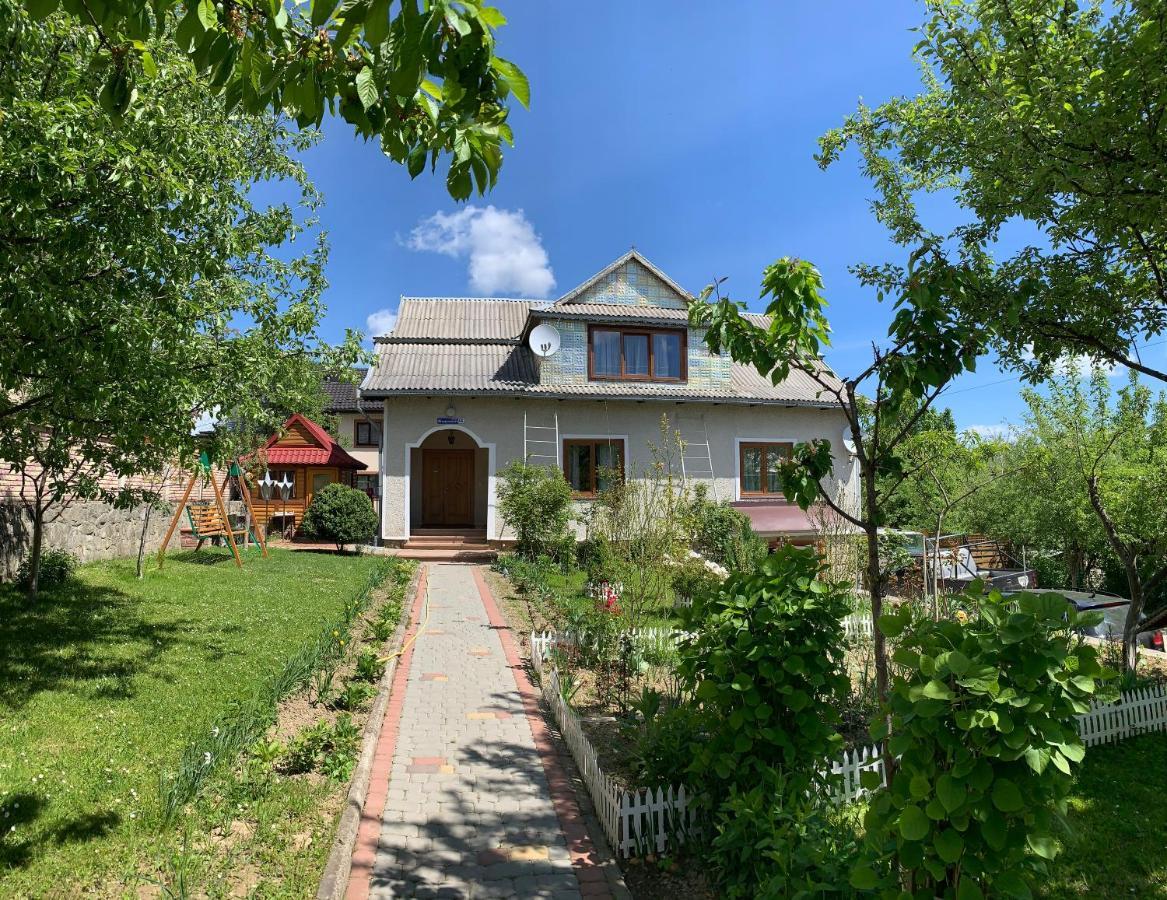 Guest House Viktoria Γιαρέμτσε Εξωτερικό φωτογραφία